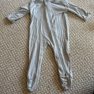 Kyte BABY Soft Gray Footed Onesie